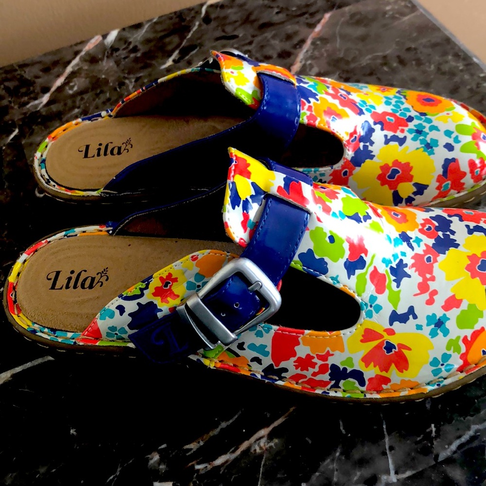 Woman’s Clogs